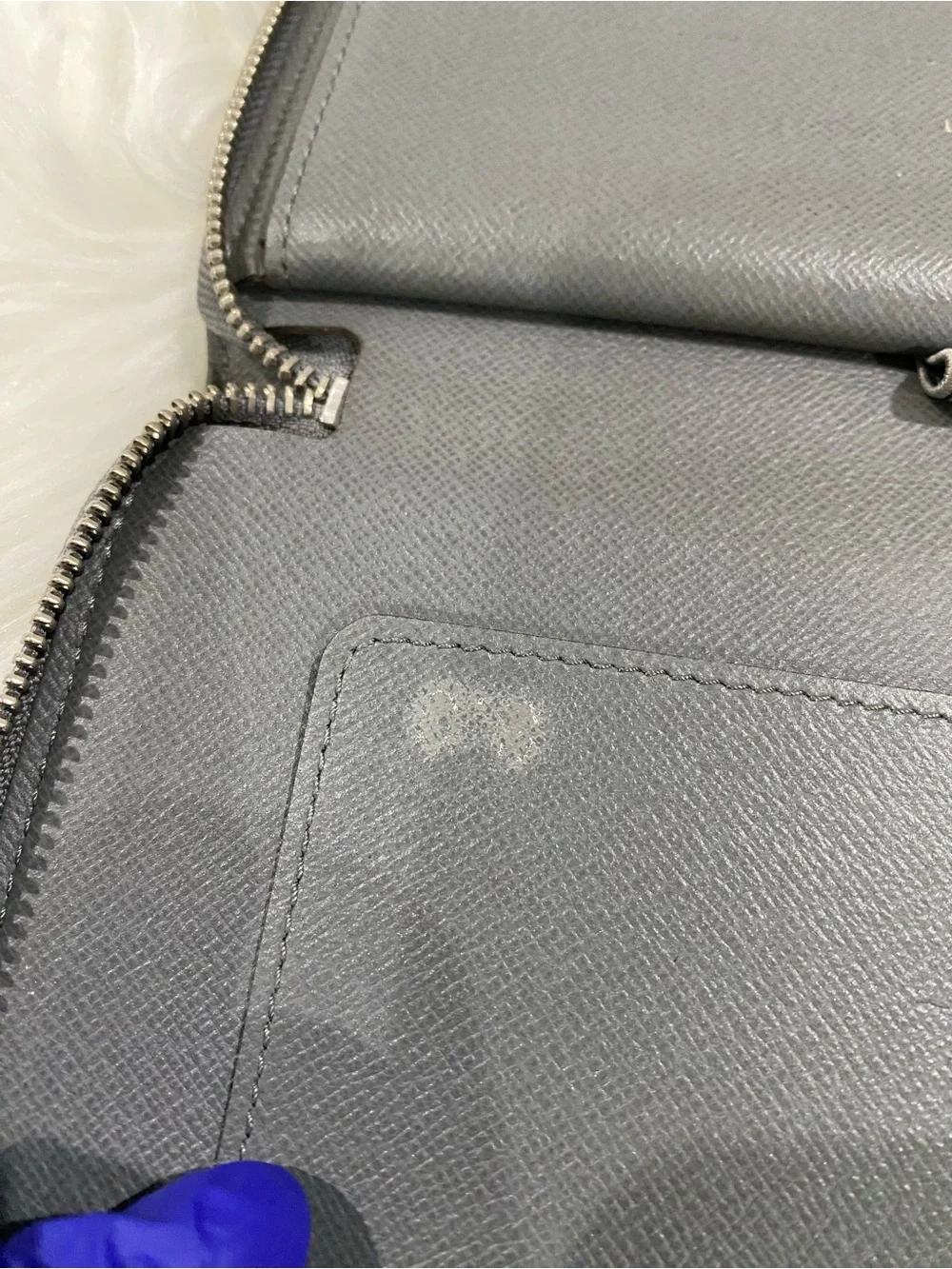 Louis Vuitton Men's Gray Taiga Leather Zip-Around Wallet - Organizer - Picture 10 of 16